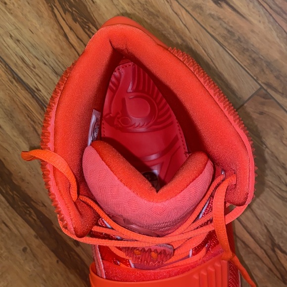 Red October size 12 - Picture 4 of 5